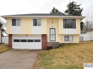 421 Sante Fe Trl, Lincoln, NE 68521