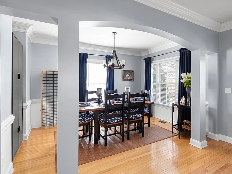 114 White Ash Dr E — Photo 5