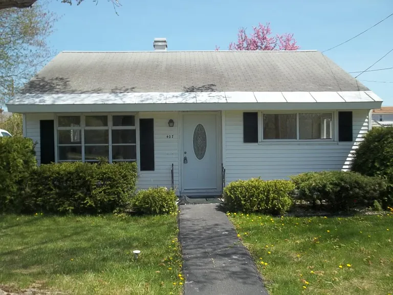 407 Whitehall Rd — Photo 2