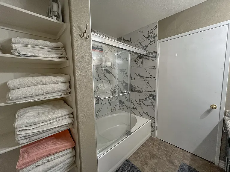7885 W Flamingo Rd — Photo 4