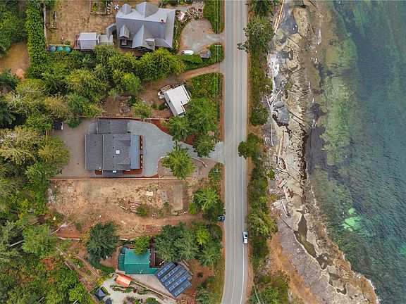 2nd image of 729 Berry Point Rd