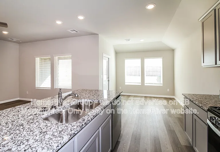 10504 SW 41st St — Photo 6