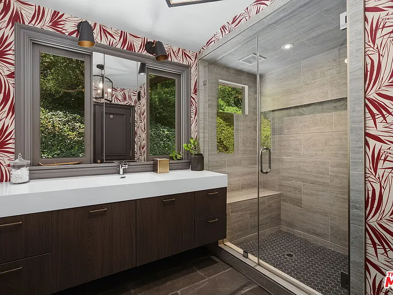 575 N Beverly Glen Blvd — Photo 31