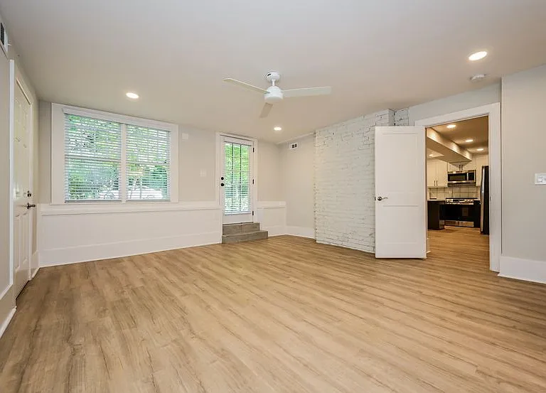 616 Linwood Ave NE #C — Photo 6