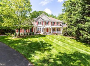 2860 Hill Rd, Vienna, VA 22181