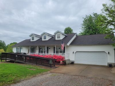 325 W North St, Dix, IL, 62830