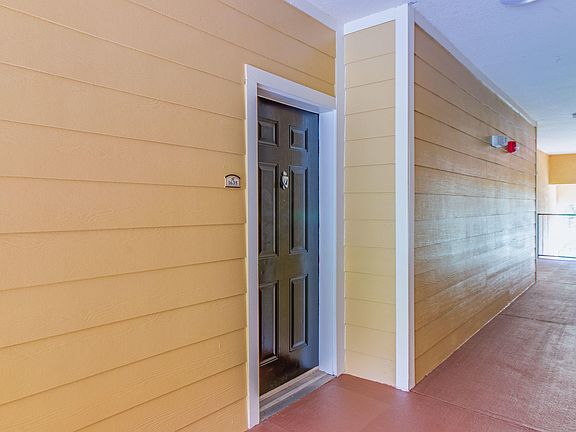 2nd image of 8539 W Gate Pkwy Unit 1635