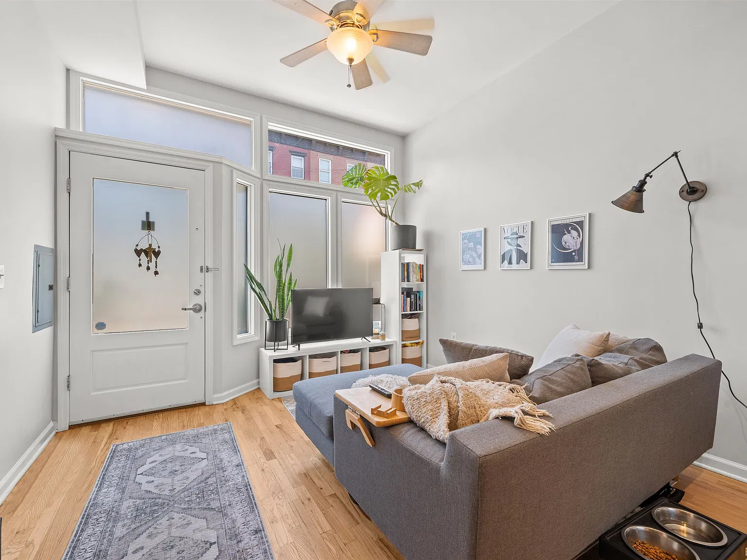 1 bed, 1.0 bath, $2,400 — Photo 2