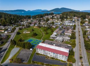 1800 Skyline Way APT 101, Anacortes, WA