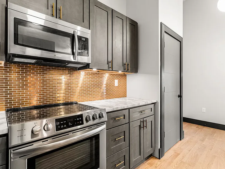 6 Washington St #403 — Photo 1