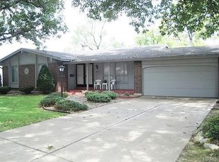 3655 Amblewood Dr, Florissant, MO 63033