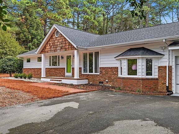 3rd image of 835 Barber Road