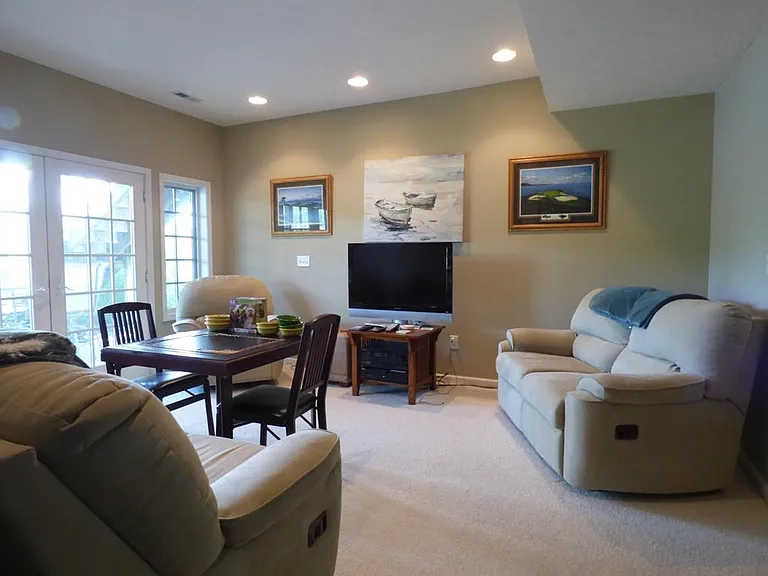 217 Hawks Chase Ln — Photo 15