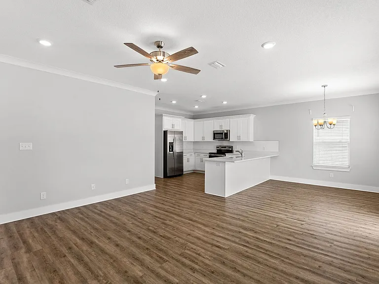 170 Bradford Ct — Photo 17