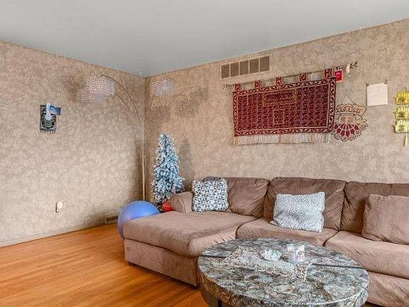 4th image of 6619 Drexel St
