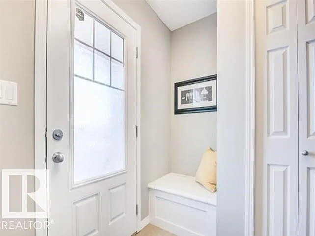 3 bed, 2.5 bath, 1377 sqft, $2,250 — Photo 3