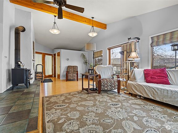 2nd image of 605 O'Sullivan Street