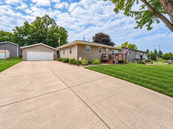 304 K St, Baxter, IA 50028