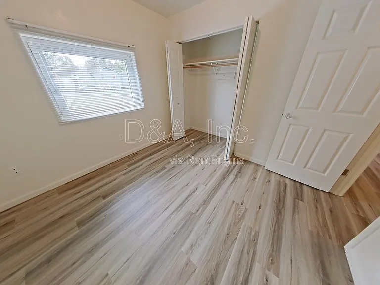 415 SE Mayberry Ave — Photo 10