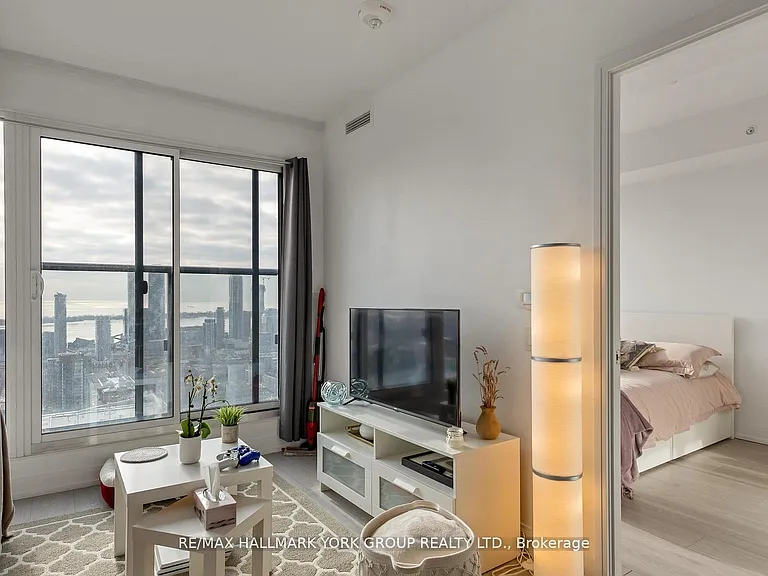 181 Dundas St E #5206 — Photo 6