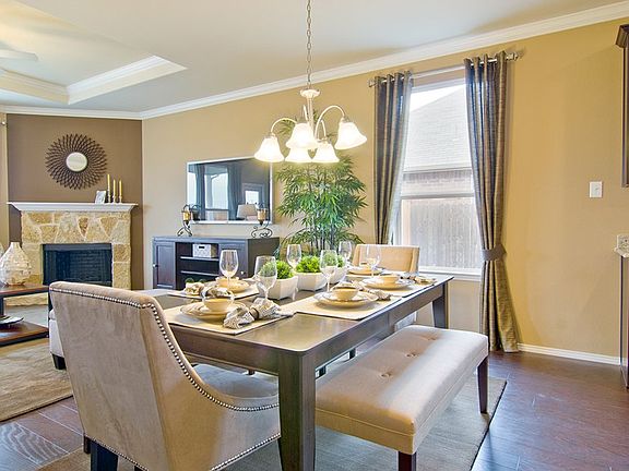 3rd image of 1316 Daffodil Dr