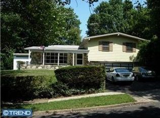 800 David Dr, Feasterville, PA 19053