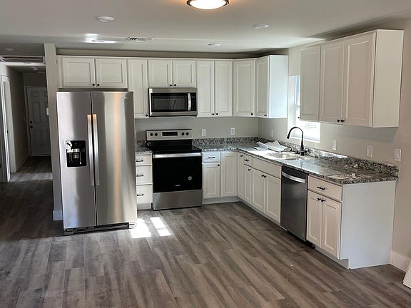 3rd image of 235 Eugenia Ave