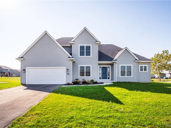5528 Sycamore Ln, Hamburg, NY 14075