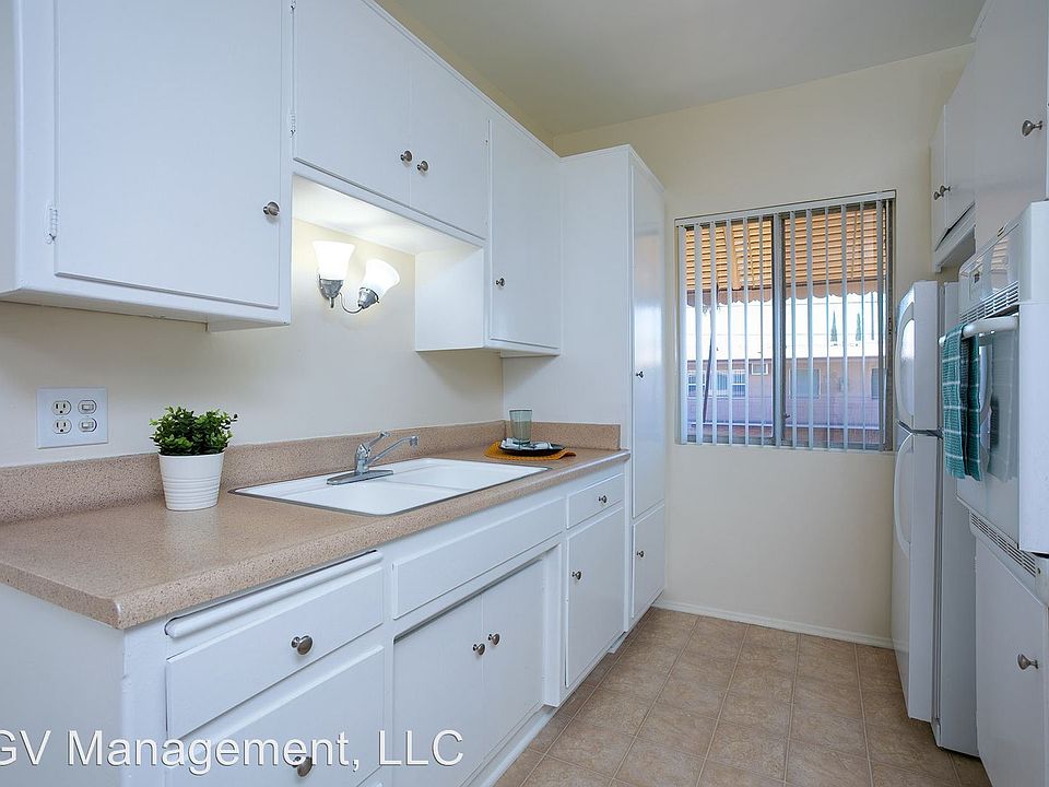 1st image of 215 E Live Oak St APT L
