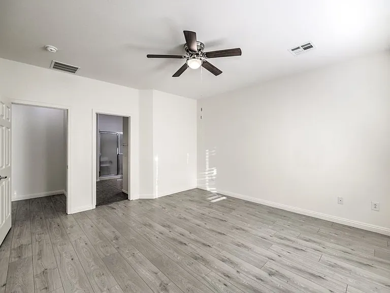 2103 Sawtooth Mountain Dr — Photo 16