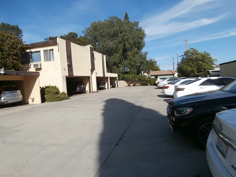 12682 Adelle St #5 — Photo 1