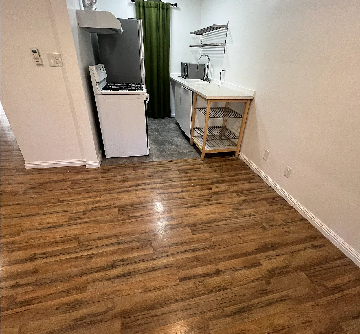 1 bed, 550 sqft, $2,595 — Photo 3