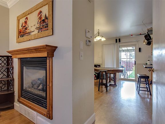 5th image of 375 N Clarkson St