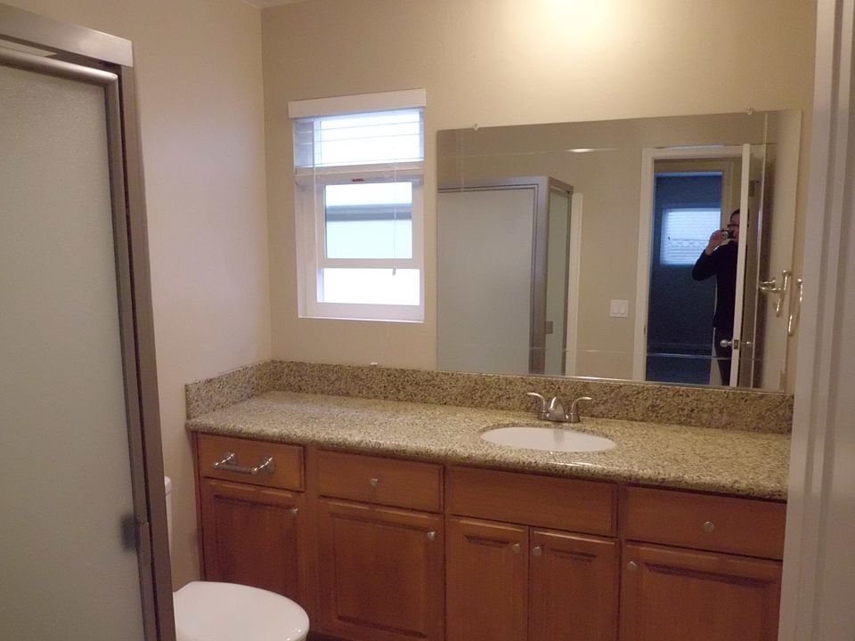 1st image of 1916 Warfield Ave APT 1