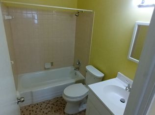 5940 E River Rd #11, Minneapolis, MN 55432