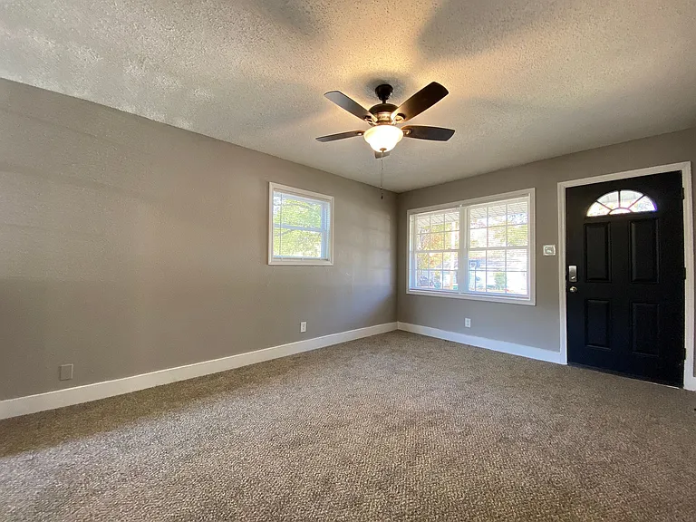 7107 Redwood Dr — Photo 2