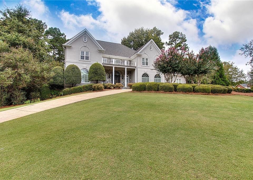 1st image of 3022 Castle Pines Dr