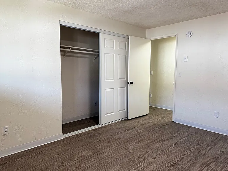 Gateway Village Apartments — Photo 19