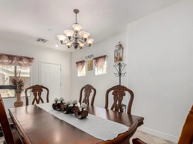 2721 E Schiliro Cir — Photo 10