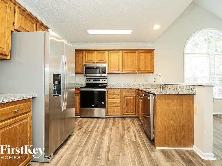 5017 Windermere Dr — Photo 9