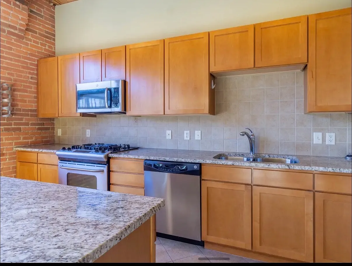 1 bed, 811 sqft, $1,800 — Photo 3