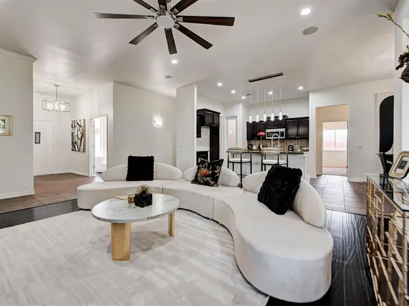 2801 Firewheel Rd, Edmond, OK 73013