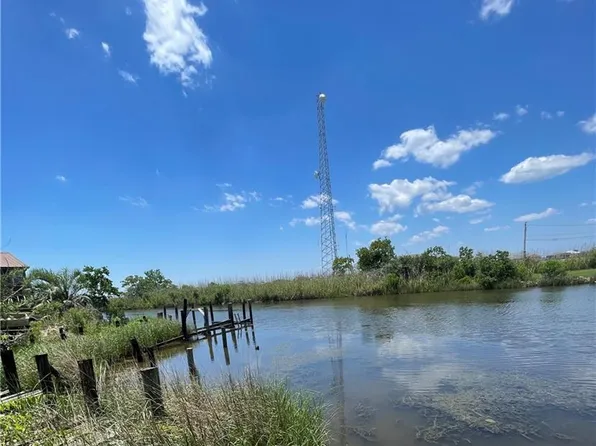4897 Pontchartrain Dr, Slidell, LA 70458