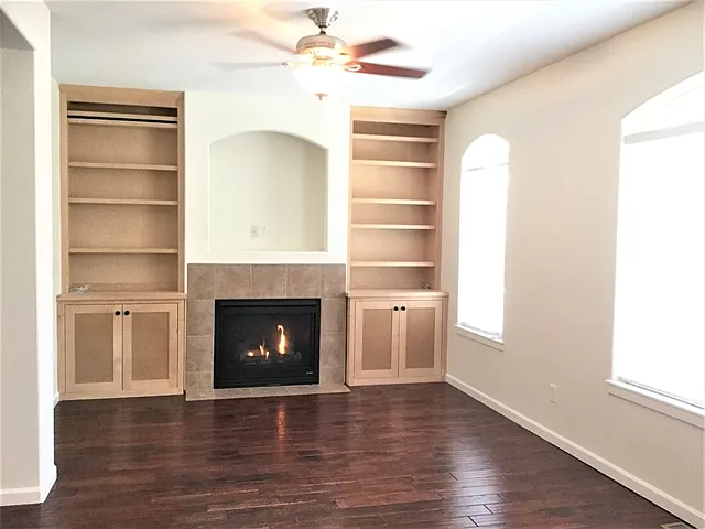 3 bed, 2.5 bath, 2017 sqft, $2,915 — Photo 3