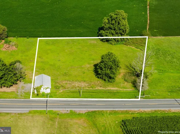 234 N Millbach Rd, Newmanstown, PA 17073