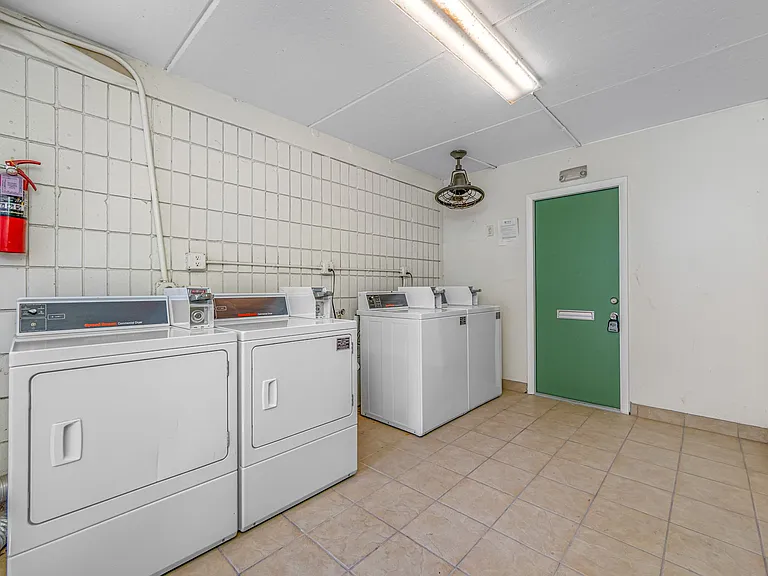 3211 W De Leon St — Photo 14