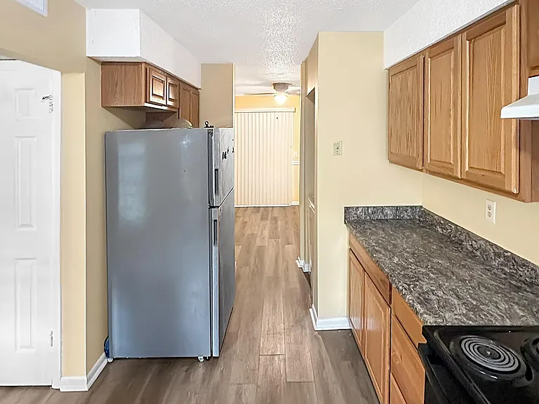 405 Hickory Hill Dr #405 — Photo 4