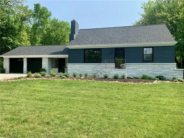 8062 Euclid Chardon Rd, Kirtland, OH 44094