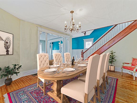 5th image of 430 Russell Ave