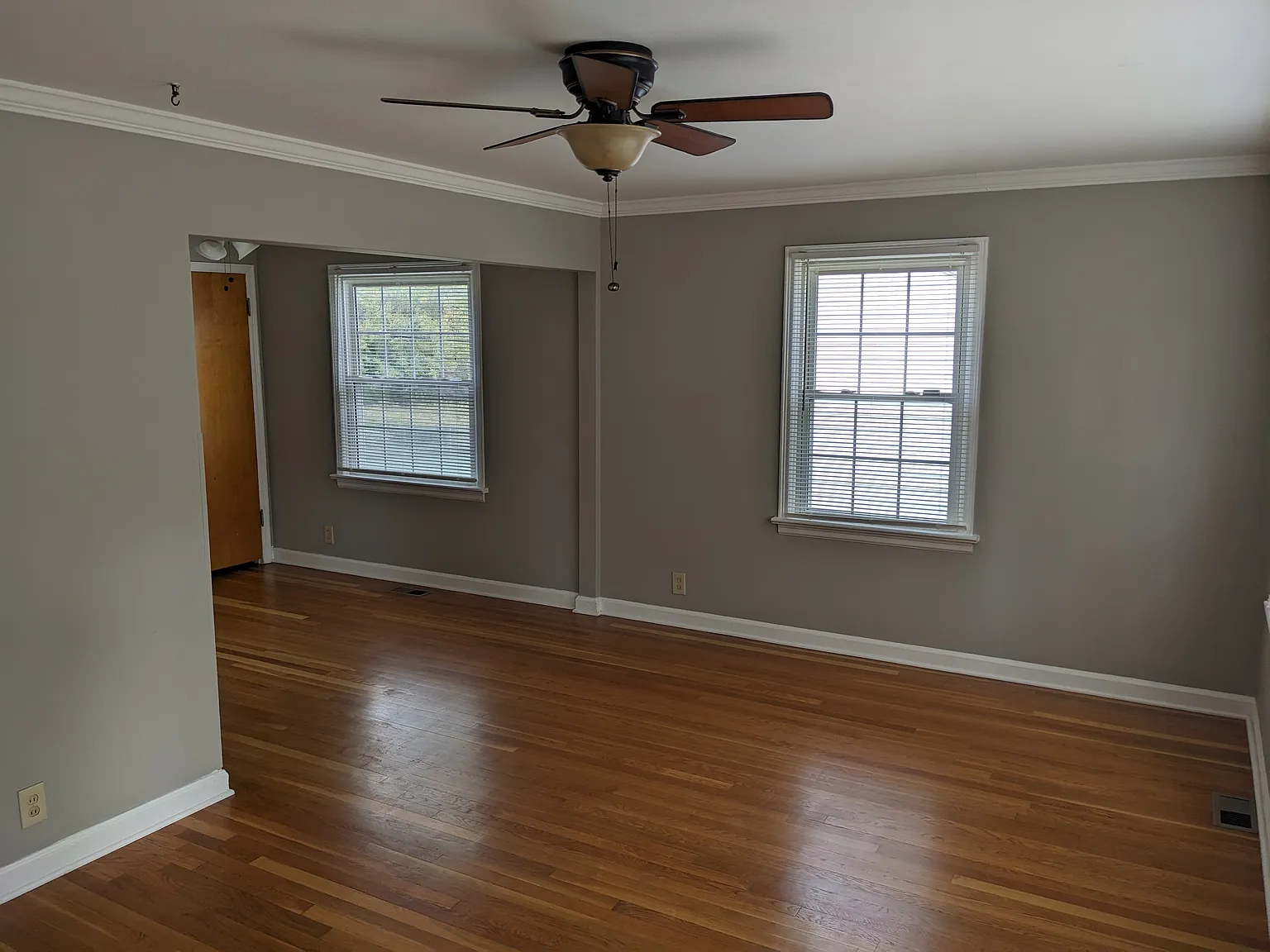 2 bed, 1001 sqft, $1,050 — Photo 4